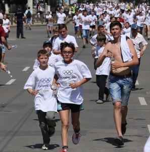 Olympic Day 2014_sport event within the OLYMPIC FEST programme_Alex Vasilianov_MP athlete in the centre-001